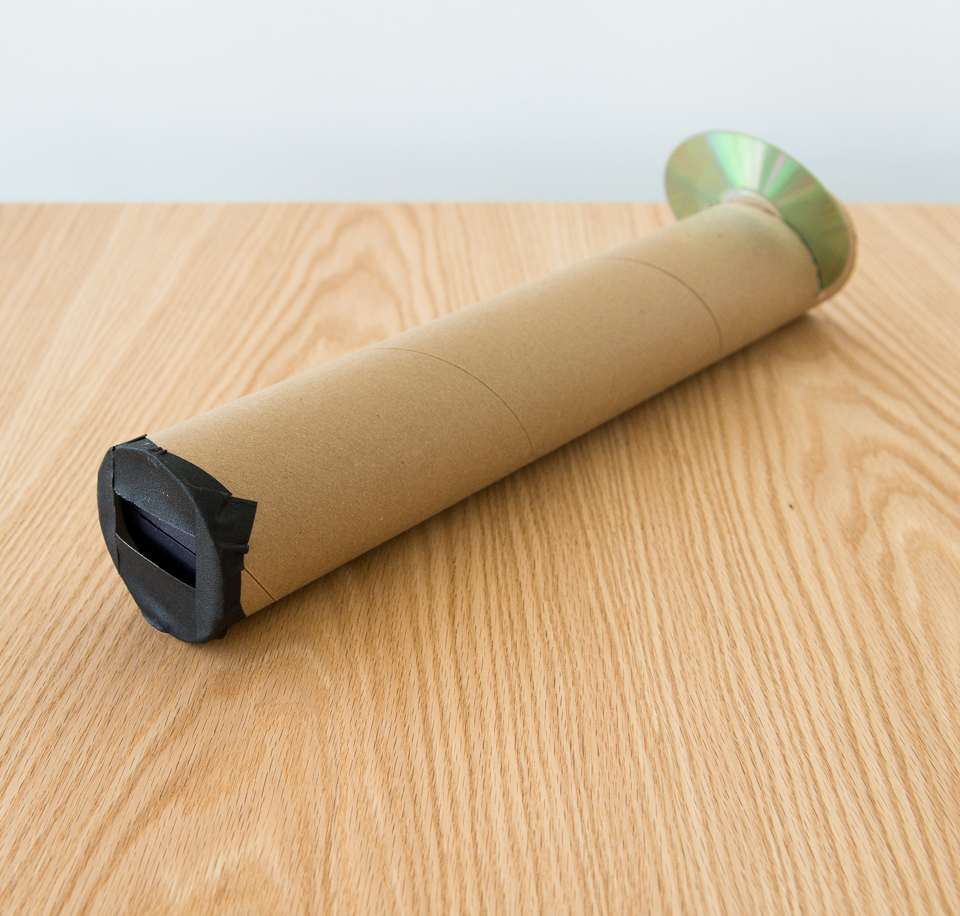 Ejemplo de un espectrógrafo casero construido con un tubo